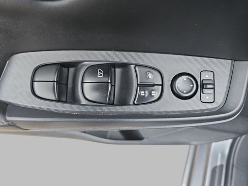Used 2022 Nissan Sentra SV FWD image 32