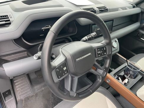 Used 2024 Land Rover Defender 110 X-Dynamic SE image 6