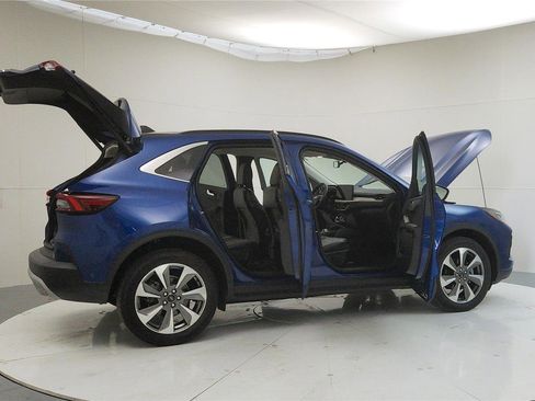 Used 2023 Ford Escape Platinum w/ Premium Technology Package image 12