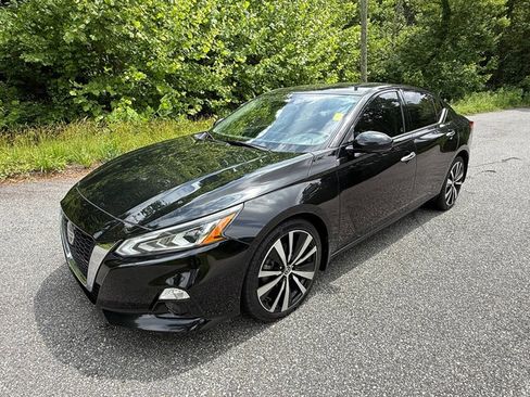 Used 2019 Nissan Altima 2.5 Platinum AWD/4WD image 2
