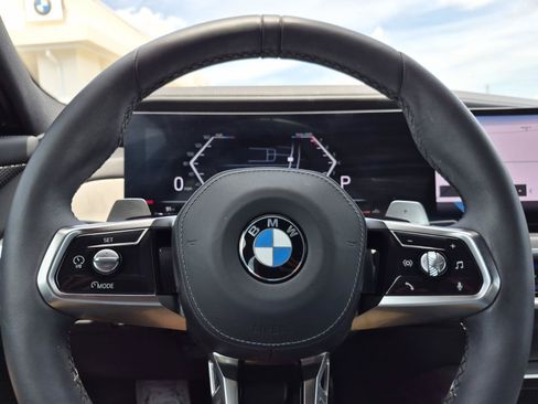 Used 2025 BMW 740i w/ Premium Package RWD image 26