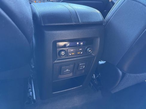 Used 2023 Chevrolet Traverse Premier image 12