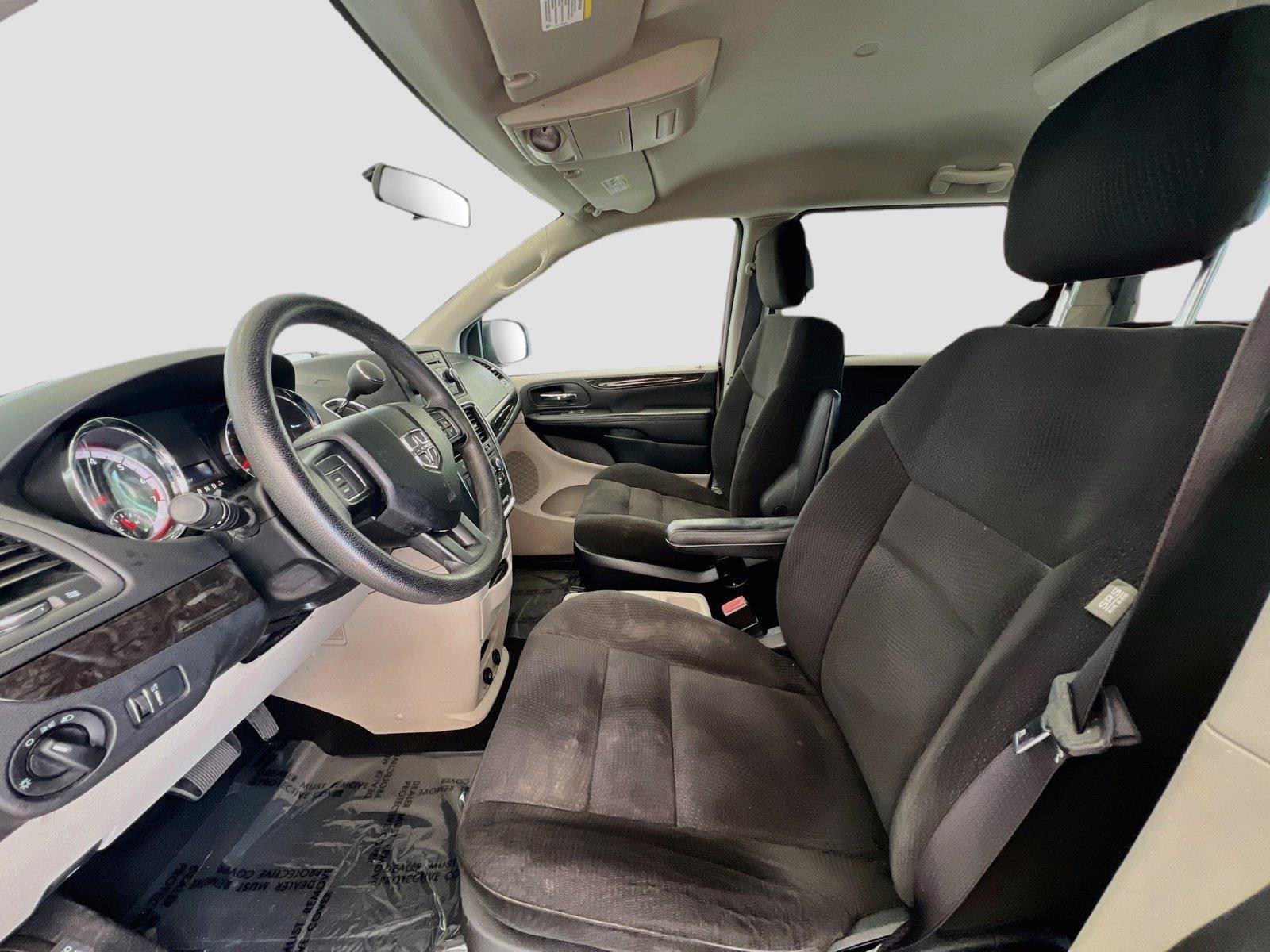 Used 2015 Dodge Grand Caravan SE w/ Quick Order Package 29E SE FWD image 6