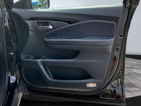 Used 2020 Honda Pilot Touring image 29