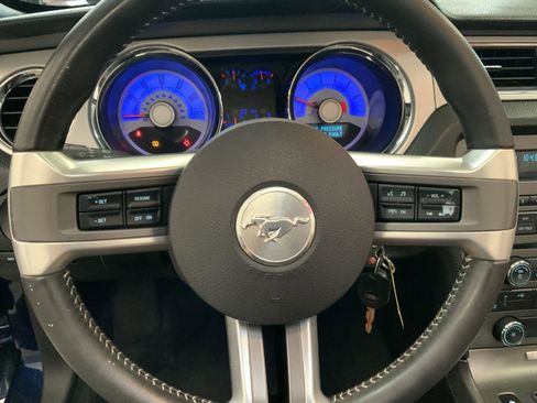Used 2010 Ford Mustang Premium RWD image 17