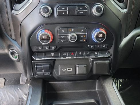 Used 2022 GMC Sierra 2500 AT4 w/ Gooseneck/5TH Wheel Package AWD/4WD image 14