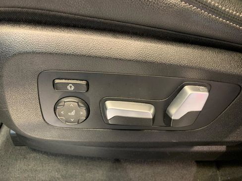 Used 2022 BMW X5 xDrive40i w/ M Sport Package image 18