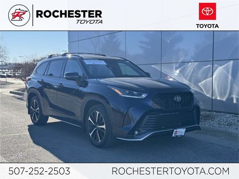 Certified 2022 Toyota Highlander XSE image 1