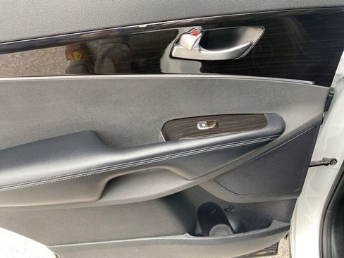 Used 2019 Kia Sorento EX image 24