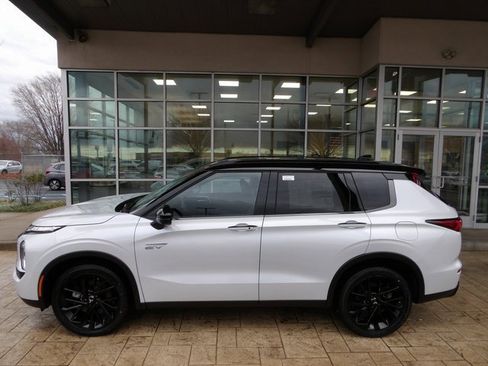 New 2025 Mitsubishi Outlander SEL Black Edition image 4