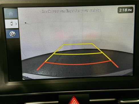 Used 2025 Hyundai Elantra SE FWD image 19