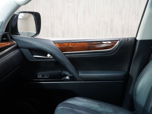 Used 2016 Lexus LX 570 4WD 4dr w/ Luxury Package image 31