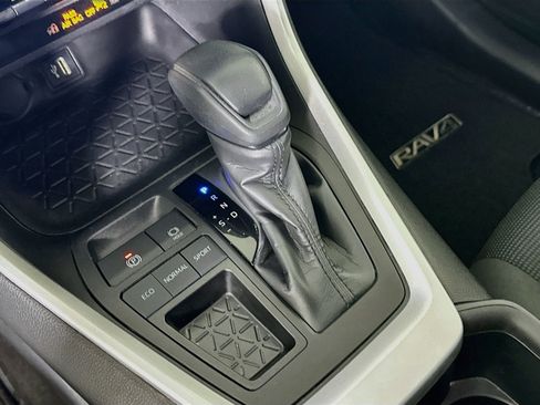 Used 2023 Toyota RAV4 LE FWD image 20