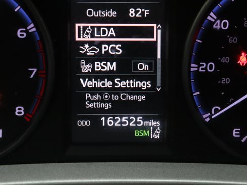 Used 2018 Toyota RAV4 XLE w/ Plus Extra Value Package AWD/4WD image 40