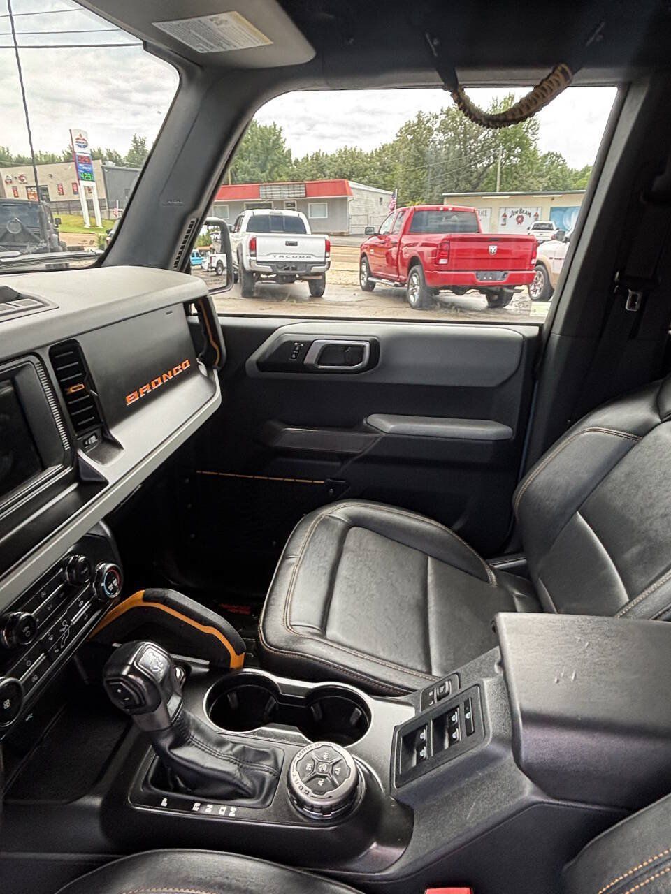 Used 2021 Ford Bronco Badlands w/ Sasquatch Package AWD/4WD image 12
