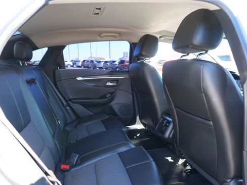 Used 2019 Chevrolet Impala LT FWD image 25