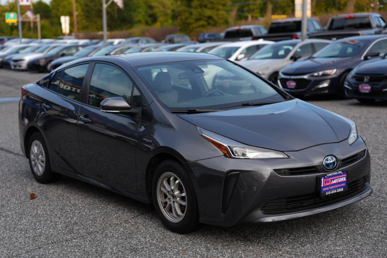 Used 2022 Toyota Prius LE FWD image 3