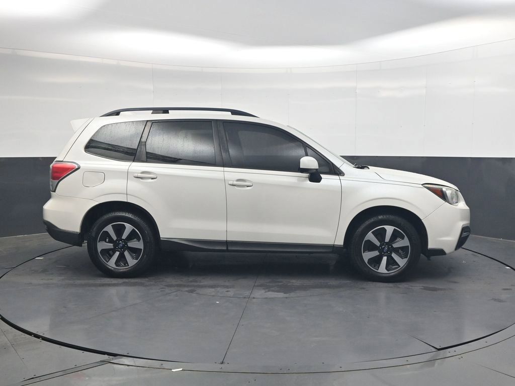 Used 2018 Subaru Forester 2.5i Premium AWD/4WD image 3