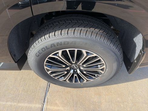 New 2026 Nissan Armada SL w/ Captain's Chari Seat Package RWD image 9