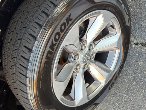 Used 2020 RAM 1500 Limited image 12