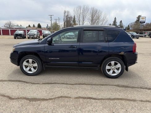 Used 2014 Jeep Compass Latitude AWD/4WD image 4