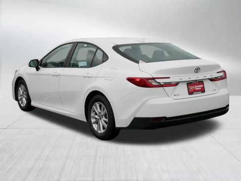 Certified 2025 Toyota Camry LE FWD image 5