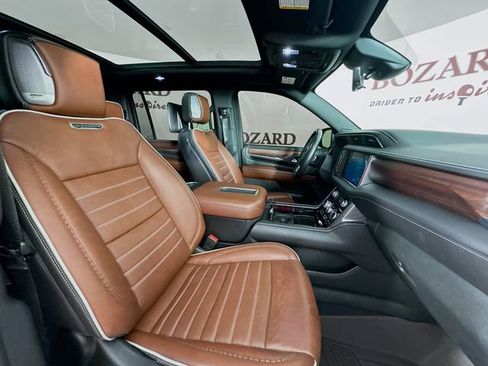 Used 2023 GMC Yukon XL Denali Ultimate image 36