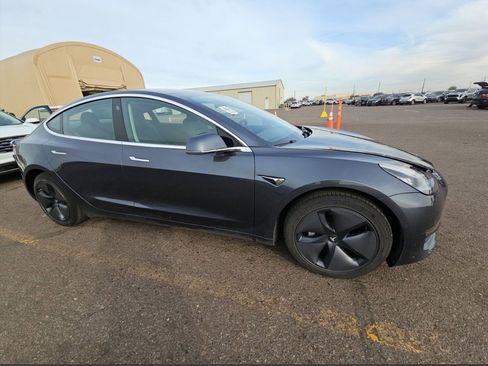 Used 2018 Tesla Model 3 Performance image 3