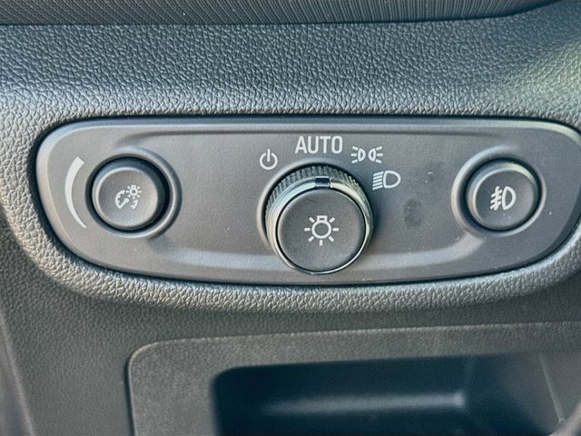 Used 2023 Chevrolet TrailBlazer LT FWD image 13