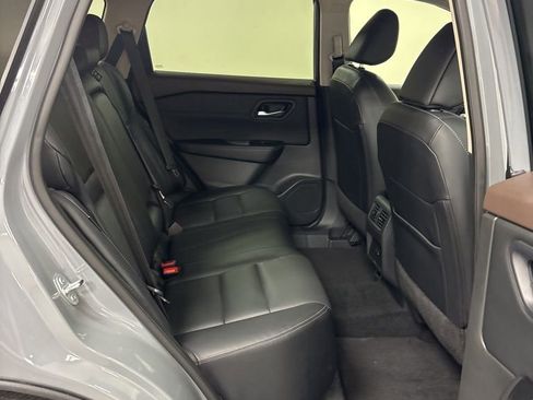 Used 2023 Nissan Rogue SL AWD/4WD image 32