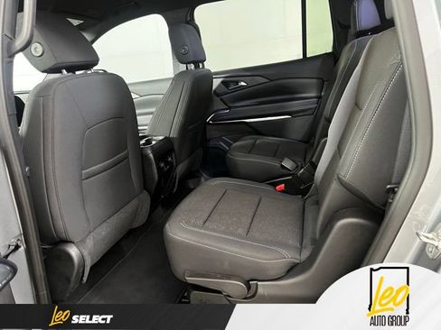Used 2026 Chevrolet Traverse LT w/ Driver Confidence Package AWD/4WD image 8