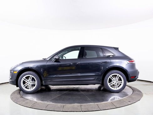 Certified 2025 Porsche Macan AWD/4WD image 2