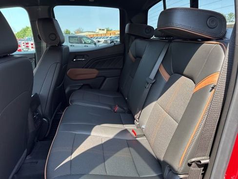 Used 2025 GMC Canyon AT4 image 21