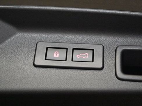 Used 2025 Subaru Forester Premium AWD/4WD image 63