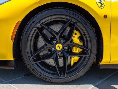 Used 2020 Ferrari 488 Pista Spider RWD image 17