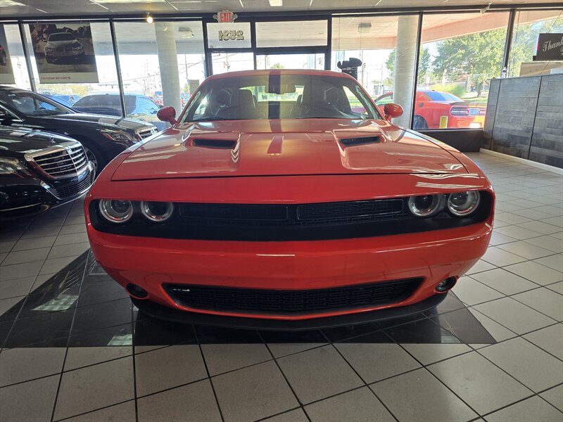 Used 2020 Dodge Challenger SXT w/ Plus Package RWD image 2