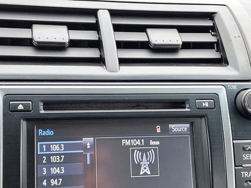 Used 2014 Toyota Camry L image 25