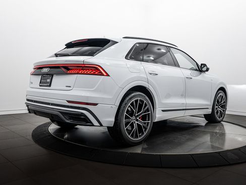Used 2023 Audi Q8 Prestige AWD/4WD image 4