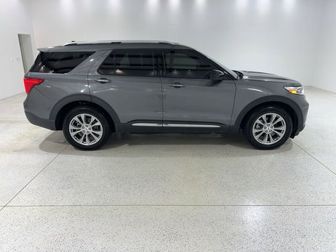 Used 2022 Ford Explorer Limited AWD/4WD image 6