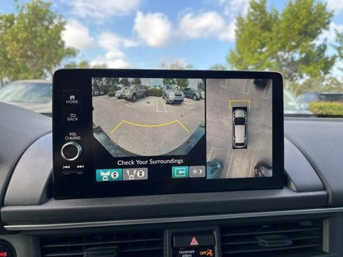 Used 2023 Honda Pilot Elite image 9