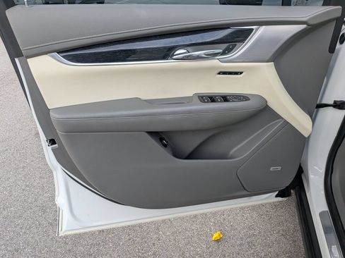 Used 2021 Cadillac XT6 Premium Luxury FWD image 8