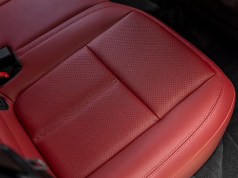 New 2026 Porsche Macan image 39