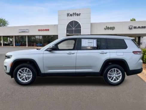 Used 2025 Jeep Grand Cherokee L Laredo AWD/4WD image 2