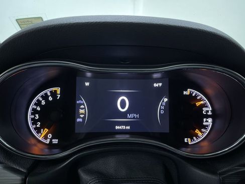 Used 2020 Jeep Grand Cherokee Limited w/ Premium Lighting Group image 19