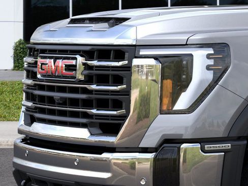 New 2026 GMC Sierra 3500 SLT w/ SLT Premium Package AWD/4WD image 13