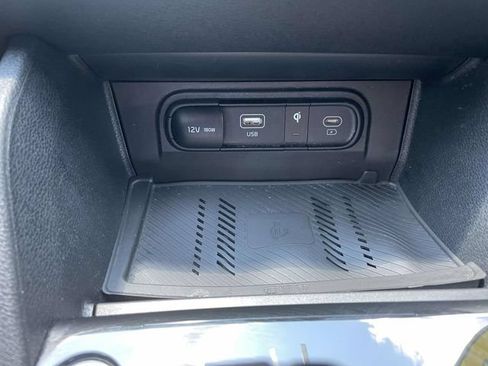 Certified 2025 Kia Sportage EX FWD image 28