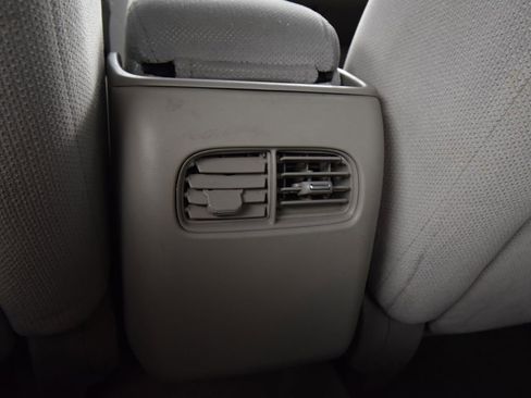 Used 2010 Buick Lucerne CX image 26