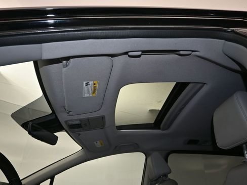 Used 2018 Honda Odyssey EX-L image 22