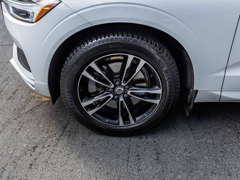 Used 2020 Volvo XC60 T6 Momentum AWD/4WD image 13