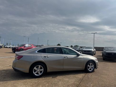 Used 2022 Chevrolet Malibu LT FWD image 22